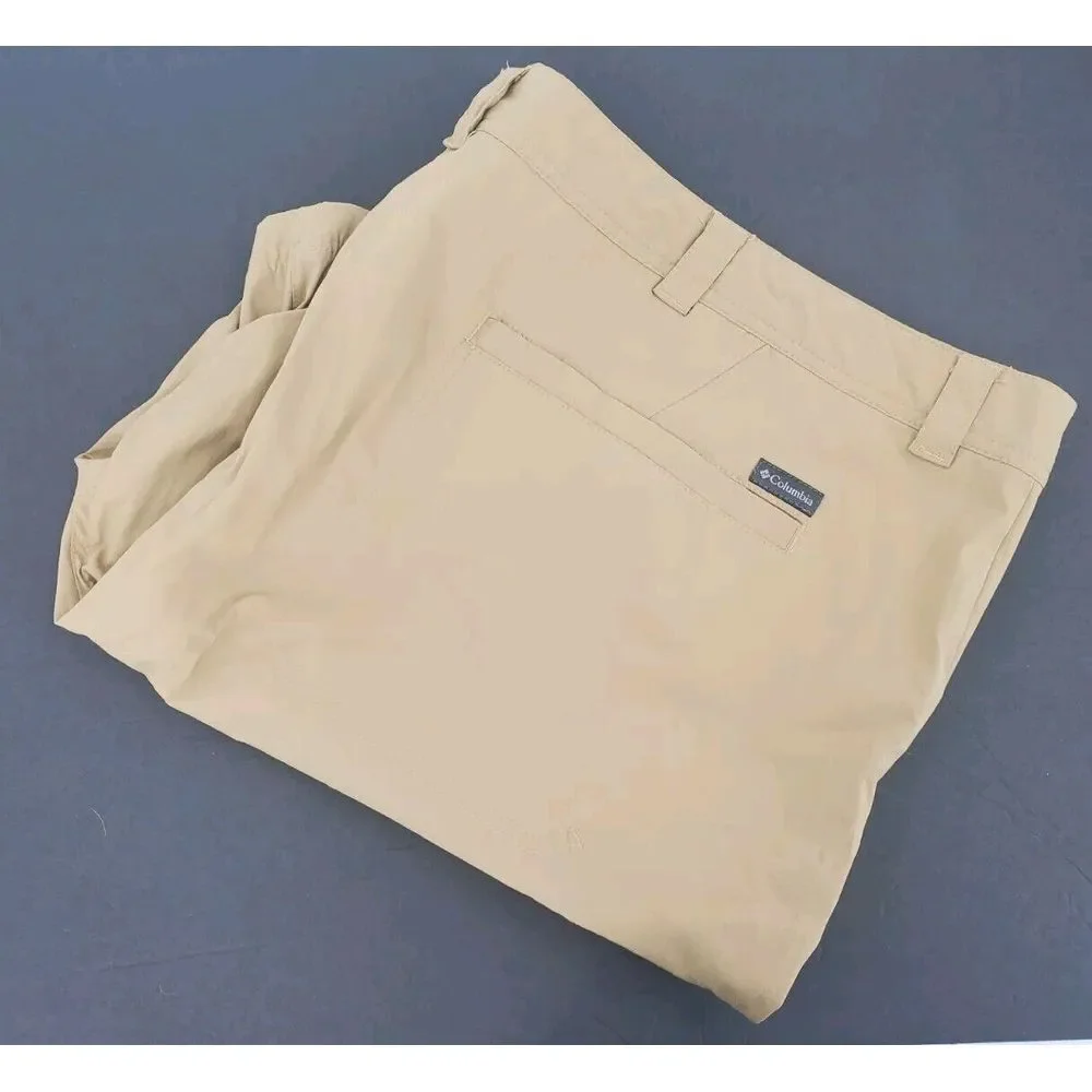 Columbia Tan Hiking Shorts Men's Size 52 Inseam 8 Inches Pockets Lightweight